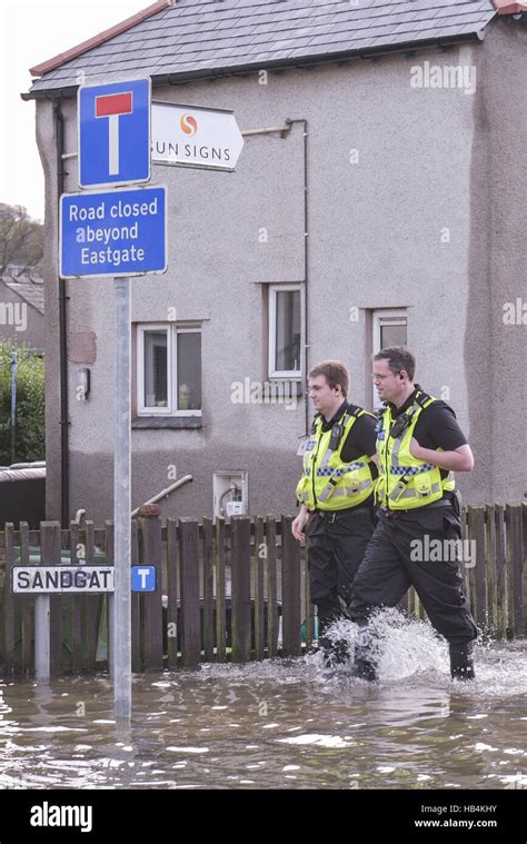 Cleaning company offers assistance to police officer after historic floods free of charge
