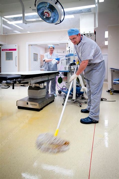 Cleaning the operating theatre - PubMed