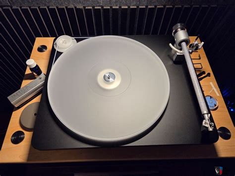 Clear audio emotion.  Satisfy Carbon Arm & Artist V2 MM Cartridge. Matched with...