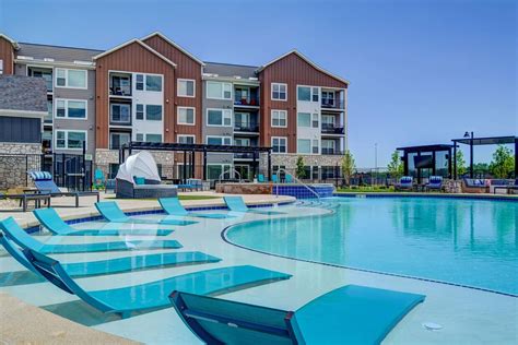 Clear creek crossing apartments. See all 58 apartments under $900 in Clear Creek Crossing, League City, TX currently available for rent. Check rates, compare amenities and find your next rental on Apartments.com. 