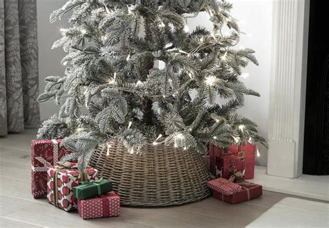 Clearance Christmas tree skirts and stands Argos