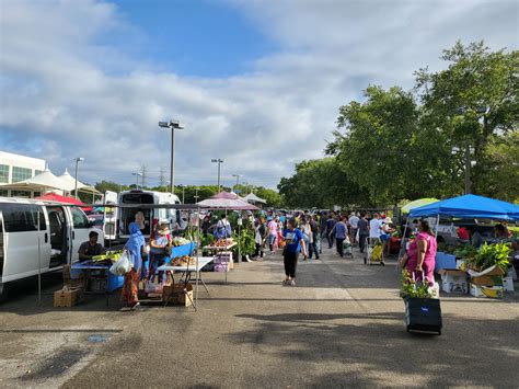 Clearwater Farmers Market Cleveland St & N Fort Harrison Ave, Clearwater, FL Weds., 9am to 2pm, Season begins toward the end of October through mid-May. ... Safety Harbor Farmers' Market The Gazebo at John Wilson Park, 401 Main Street, Downtown, Safety Harbor (727) 461-7674 Thurs., 9am - 1:30pm,. 