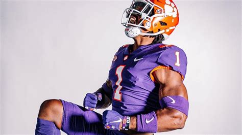 Clemson football recruiting: Sammy Brown, No. 1 LB in 2024 class, commits to Tigers over Georgia, Ohio State ... 2023 at 8:24 pm ET • 2 min read ... Brown is the ninth player to commit to .... 
