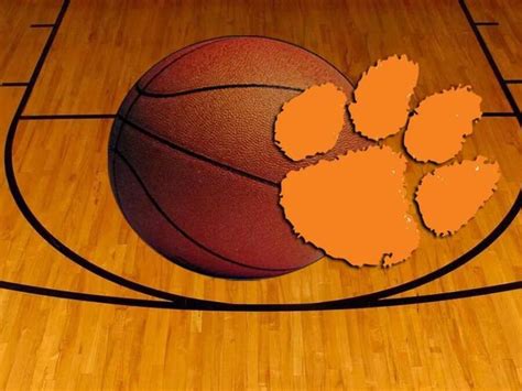 Clemson holds off late Davidson rally, claims Asheville Championship 68-65