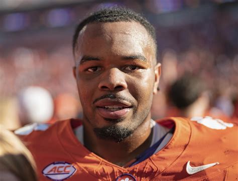 Clemson linebacker Trotter giving up his final college season to enter NFL draft