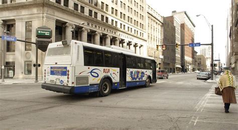 Cleveland RTA converts bus into mobile vaccine clinic - Spectrum …