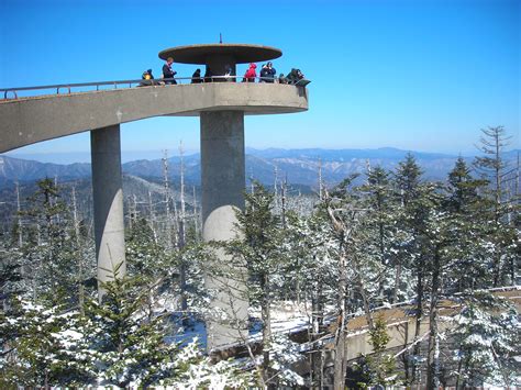 Cycling Clingmans Dome - this bike climb is, along with Mt. Mitchell in North Carolina, one of the two most popular bicycle climbs in the southeast. The most interesting details of this climb are: (a) it is in Smoky Mountains National Park, (b) we cross over the Tennessee-North Carolina border along the climb, and (c) Clingman's Dome itself, which is a 360 degree viewpoint at the highest point ... . 