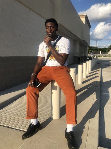 Clinton anokwuru. Check out Clinton Anokuru's high school sports timeline including game updates while playing football at Alief Elsik High School and Fort Bend Bush High School from 2017 through 2020. CBSSPORTS.COM 247SPORTS 