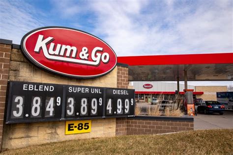 Fast & Fresh in Clinton, IA. Carries Regular, Midgrade, Premium. Has C-Store, Pay At Pump, Restrooms. Check current gas prices and read customer reviews. Rated 4.2 out of 5 stars.