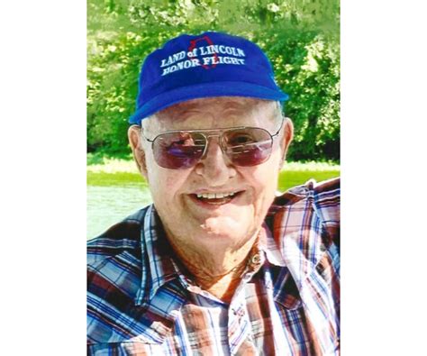 Obituaries. Bob Farrar, 62. ... Born in Effingham, Illinois on August 3rd, 1933, to the late Ernest and Mabel Stuckey, Jeanne was the second of three children. He... Oct 11, 2023. Wayne Thomas Stark, 81. Wayne Thomas Stark, age 81, of rural Newton, Illinois, passed away peacefully on Sunday, October 8, 2023, at his home.. 