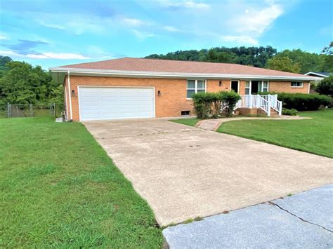 Just minutes to I-75, schools, shopping & dining, parks and Norris Lake, & hospitals. $425,000. 3 beds 2 baths 1,800 sq ft 0.67 acre (lot) 117 Grace Cir, Clinton, TN 37716. ABOUT THIS HOME. New Listing for sale in Clinton, TN: Located in a fabulous, established neighborhood in Clinton, this property is a must see!