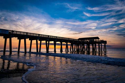 Tybee Island. Only got extra time in Savannah? Twenty minutes from downtown Savannah gets you to beautiful Tybee Island . A favorite local getaway, Tybee …