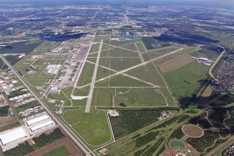 Closest hotels to Houston Ellington Field Airport (EFD)