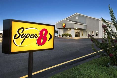 Closest super 8 near me. Close to I-70, Truman Home and Library, Arrowhead, and Royals Stadium. Our Super 8 by Wyndham Independence Kansas City hotel offers a central location off I-70, near Kansas City attractions like GEHA Field at Arrowhead, as well as Worlds of Fun® and Oceans of Fun® amusement parks. Historic sites, shopping, and more are within … 