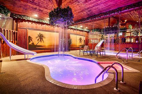  * Paradise Swimming Pools at the Northbrook & Frankfort locations feature a hot tub attached to the pool. Downers Grove, Mequon, & Indianapolis locations feature a separate whirlpool tub. Suite decor and pool sizes will vary by location. 