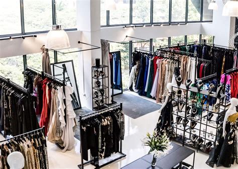 Clothing rental companies. Jan 14, 2024 ... Some customers say the company's current products are still more aligned toward occasions, and less toward hybrid work arrangements and more ... 