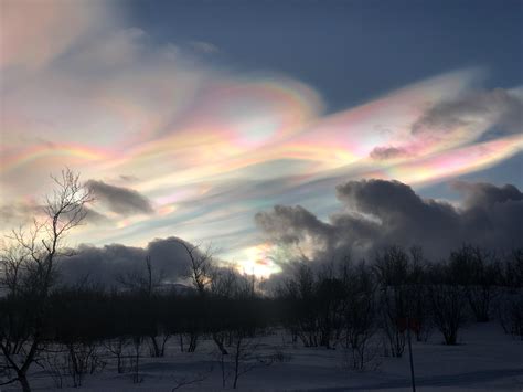 Cloud polar. About Polar Stratospheric clouds (PSC) These are also known as nacreous clouds or mother of pearl, due to their iridescence. These are formed in very cold conditions over Polar Regions and within the stratosphere, around 12-19 miles (19-31km) high, far above our normal clouds. These clouds are made of smaller ice particles than those … 