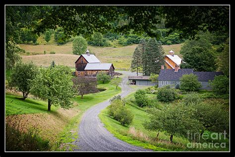 Cloudland farm vermont. Set in the pastoral hills of Pomfret, Vermont, Cloudland Farm offers visitors an authentic farm experience. The spectacular views on the four-mile drive up the scenic Cloudland Road are just the beginning. 
