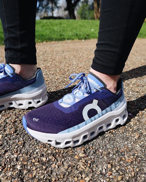 Cloudmonster running shoe. Weight. 270g (women's), 302g (men's) Heel-to-toe drop. 10mm. Buy women's. Buy men's. The Gel-Kayano is one of Asics' longest standing running shoes, and the latest iteration sees some significant ... 