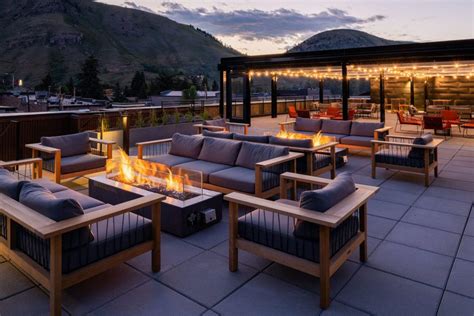 Cloudveil jackson. The Cloudveil, a new Autograph Collection hotel in Jackson Hole, Wyoming, opened May 26, just in time to accommodate the expected influx of summertime park … 