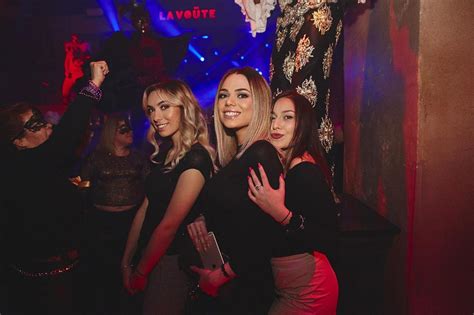 Clubs in mtl. Aug 9, 2019 ... ... clubs is Saint-Laurent Boulevard, which is ... montreal lifestyle, party places in montreal, saint-laurent nightlife. ... A complete travel guide ... 