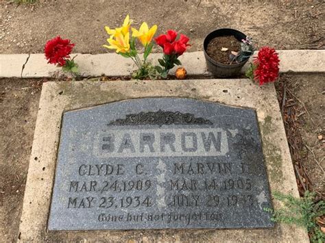 Clyde barrow grave. .  ...