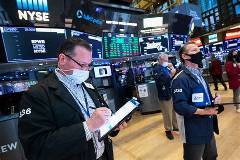 Oct 27, 2023 ... The market is chewing over key earnings from Amazon , Ford and Intel , while gearing up for another slew of quarterly results next week. On the .... Cnbc 5 things to know