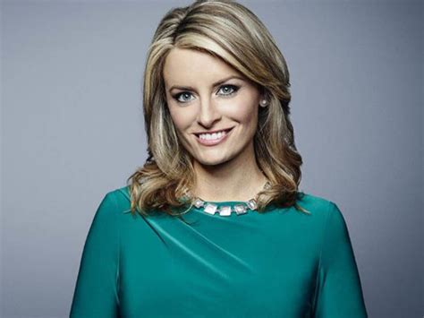 15. Shannon Bream (Fox News Anchors Female to Watch) Fox News At Night with Shannon Bream is a daily broadcast that airs on Fox News Channel and is hosted by an American journalist by the name of Shannon Bream. Bream served as an anchor and White House correspondent for Court TV before joining Fox News in October 2007.. 