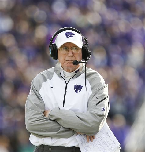 २०१५ नोभेम्बर ९ ... When Coach Snyder started in 1989, Kansas State had the worst all-time record in college football, and had gone 27 consecutive games without a .... 