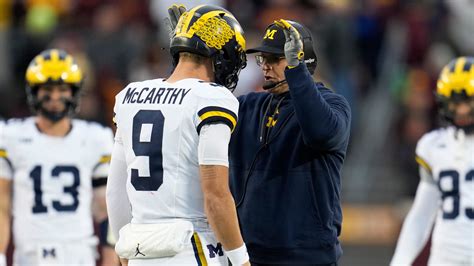 Coach-to-player technology that many have pushed for could have prevented Michigan scandal