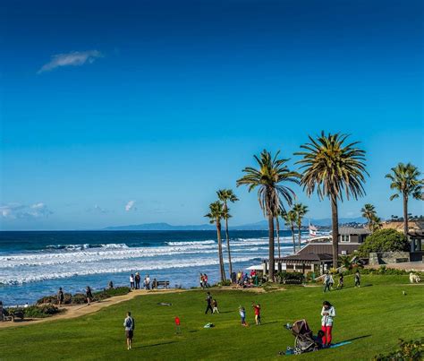 Coastal del mar. There are also two adjacent coastal Del Mar parks on Main Beach: Powerhouse Park and Seagrove Park. Powerhouse Park has large grass lawns that are ideal for a picnic and a dog-free playground for kids. Seagrove Park is a quieter but picturesque grass park to the south of 15th Street that is popular for weddings. People … 