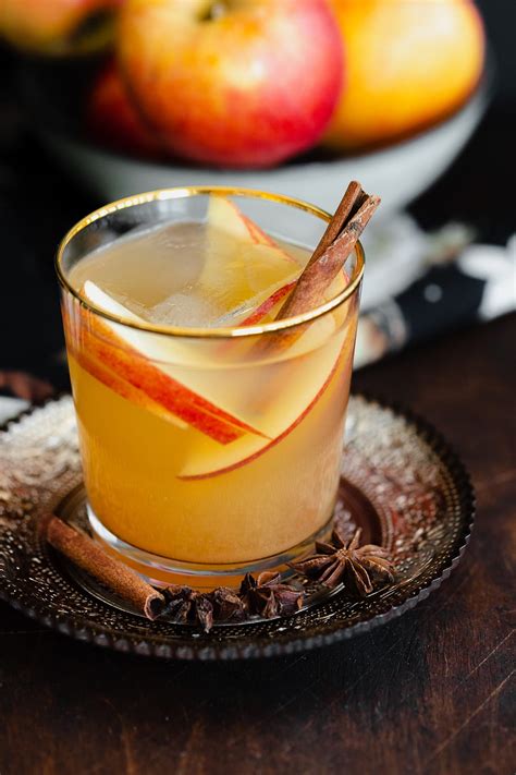 Cocktail with apple cider. The BEST apple cider cocktail recipe. This easy cocktail made with apple cider and ginger beer can be mixed with bourbon, whiskey, or vodka. 