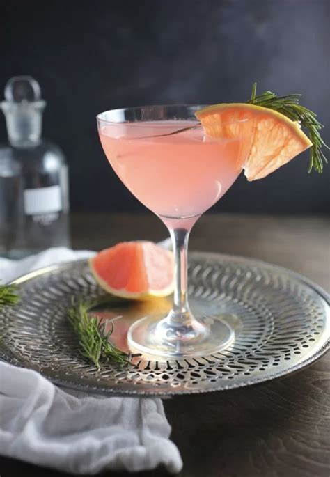 Cocktails with elderflower liqueur. 