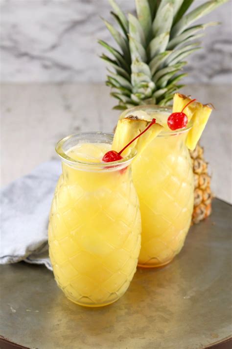Cocktails with pineapple juice. Any sort of citrus or tropical flavored juice, alcohol or liqueur can be mixed with pineapple rum to make a delicious cocktail. Some of the more common mixers for pineapple rum are... 
