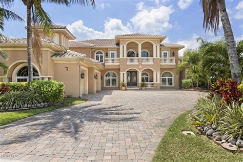 Cocoa beach zillow. Zillow has 372 homes for sale in Cocoa FL. View listing photos, review sales history, and use our detailed real estate filters to find the perfect place. 