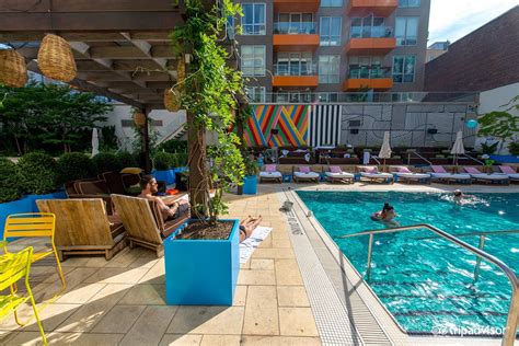 Coda williamsburg. Il Coda Williamsburg ospita anche la più grande piscina riscaldata all'aperto di New York (21+), una palestra aperta 24 ore su 24, 7 giorni su 7, un bar all’ultimo piano che serve cocktail artigianali e piatti di ispirazione … 