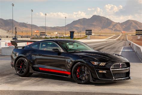 Code red gt500. Aug 24, 2022 · A rear 3/4 view of the Shelby American Ford Mustang GT500 Code Red The Code Red’s many modifications come at a steep price. Shelby’s upgrade package stars at $209,995, and that doesn’t ... 
