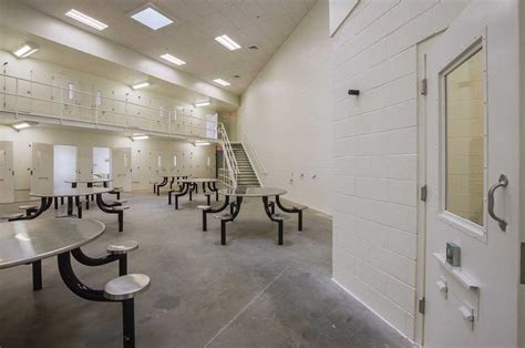 Phone. 423-447-2197. Fax. 423-447-2619. Email. bcsd1201@bledsoe.net. Bledsoe County TN Jail is for County Jail offenders sentenced up to twenty four months. All prisons and jails have Security or Custody levels depending on the inmate's classification, sentence, and criminal history. Please review the rules and regulations for County - medium ...