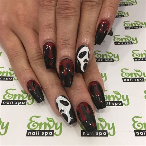 Happy October 1st!!! It is officially spooky season. To kick off the Halloween spirit here are some clear blood drip nailsWatch an official Young Nail's tuto.... 