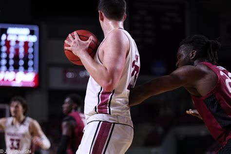 Cohen scores 21 in UMass’ 66-56 victory over South Florida