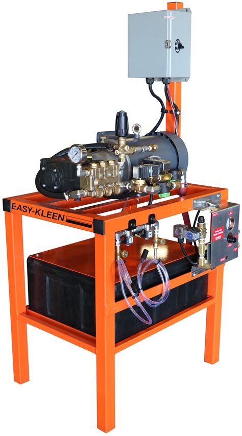 Standard Features. PUMP. Heavy duty triplex plunger pump with oil ba