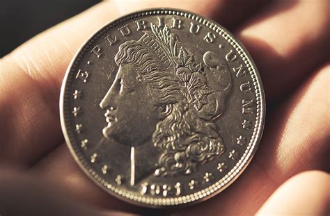 19 Feb 2023 ... Elizabeth II Twenty Pence Piece without date (2008). More than 136 million 20p coins were minted between 2008 and 2009. Yet an error in November .... 