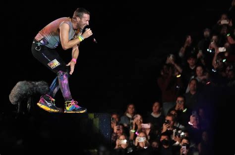 Coldplay brings empathy — and Selena Gomez — to the band’s 2023 North American tour finale
