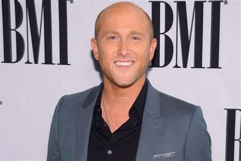 Cole swindel. Cole Swindell and Courtney Little are in engagement bliss! The country star and his new fiancée walked the 58th Academy of Country Music Awards red carpet together on Thursday and shared a kiss ... 