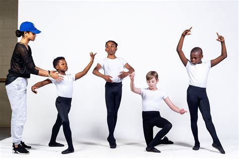 Collage dance collective. Collage Dance is a Memphis-based ballet company and conservatory on a mission to inspire growth and diversity of ballet. 