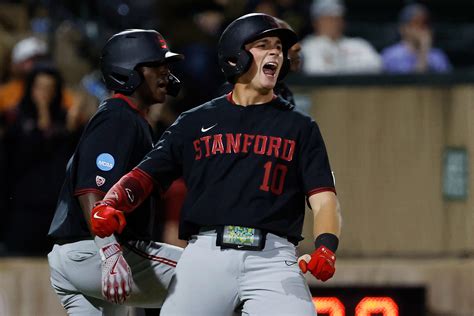 College baseball: Stanford beats Texas A&M 7-1 to win Stanford Regional