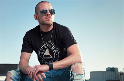 Collie buddz. Colin Patrick Harper hails from the tiny island of Bermuda. In the music industry, he is known as the reggae artist Collie Buddz. Buddz was born on August 21, 1984 in New Orleans, Louisiana. 