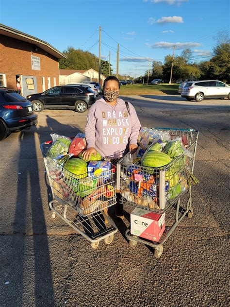 Collier neighborhood food ministry inc. 5 ene 2018 ... Collier called again. “Can you just get them through ... Over the years the two churches have renovated their buildings, started a food pantry ... 