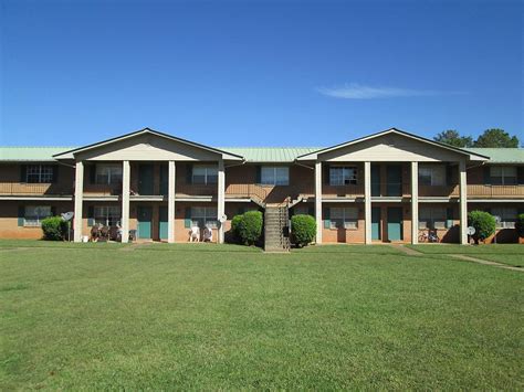 Colonial Park Apartment Homes - Anniston, Alabama