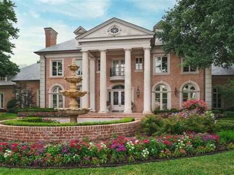 Colonial Style Luxury Mansions
